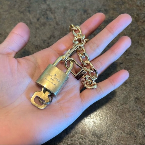 Louis Vuitton Lock & Key #302 W/ Gold Chain - Picture 6 of 8